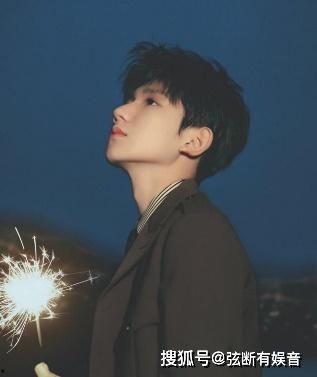 娱乐吃瓜男歌手恋情,吃瓜男歌手恋情曝光，揭秘甜蜜背后的故事