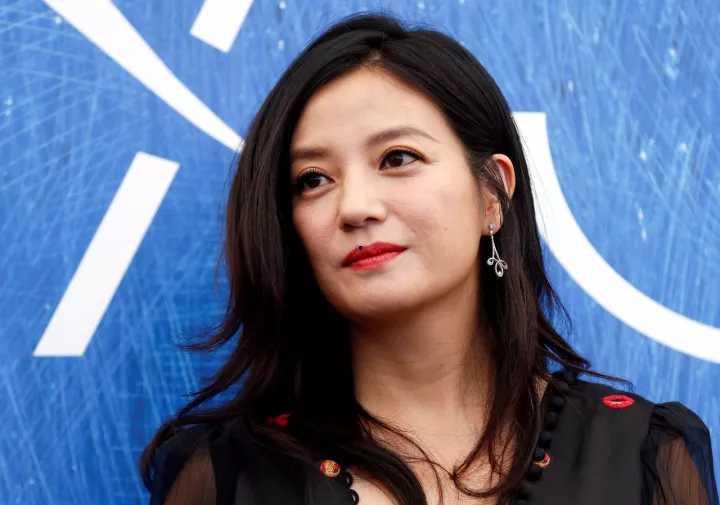 吃瓜娱乐圈赵薇,娱乐圈的瓜田女王，揭秘她的辉煌与争议