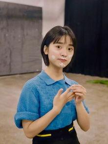 女配吃瓜娱乐圈文,娱乐圈女配的甜蜜瓜田之旅